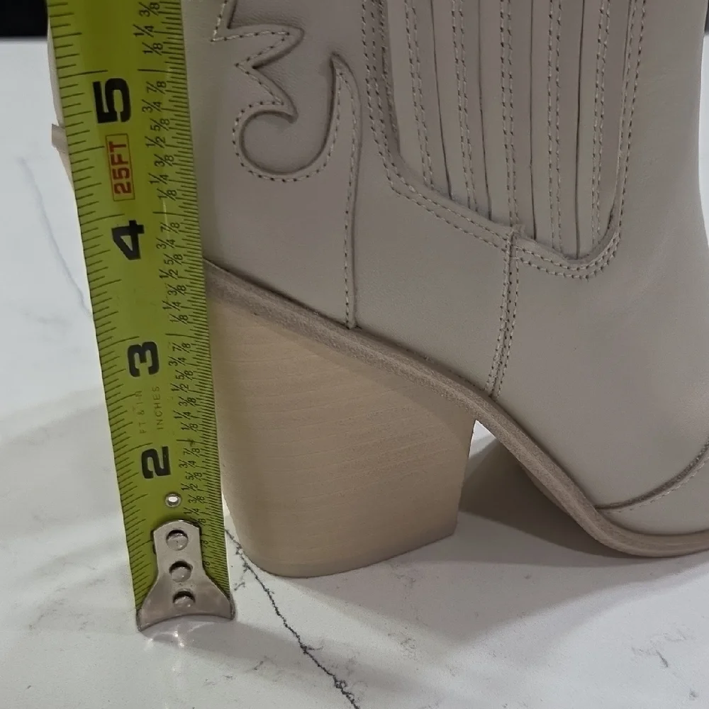 Steve Madden chic cream